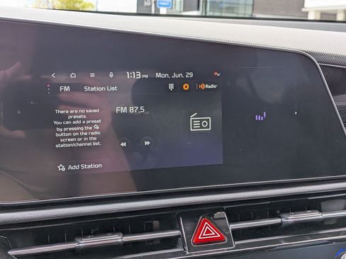 Certified 2023 Kia Niro EX Touring FWD image 19