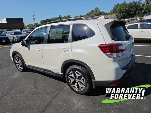 Used 2019 Subaru Forester Premium AWD/4WD image 5