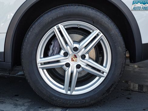 Used 2014 Porsche Cayenne Platinum Edition AWD/4WD image 26