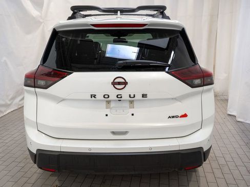 Certified 2025 Nissan Rogue SV image 5