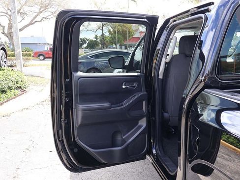 Used 2025 Nissan Frontier SV w/ SV Convenience Package image 25