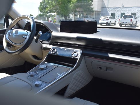 Used 2023 Genesis GV80 3.5T w/ Prestige Package image 33