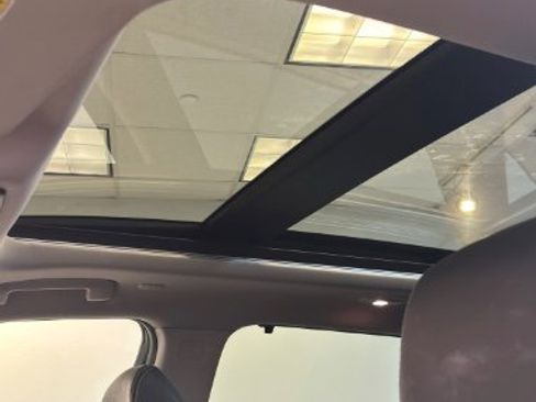 Used 2022 Nissan Rogue SL w/ SL Premium Package image 13