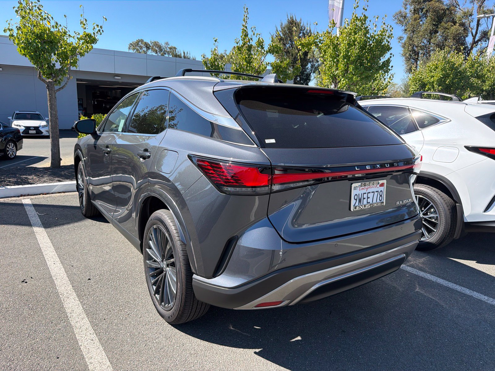Certified 2025 Lexus RX 350h w/ Convenience Package AWD/4WD image 4