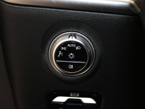 Used 2025 Mercedes-Benz C 300 Sedan image 31