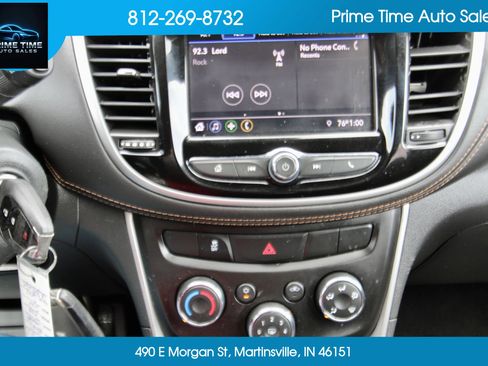 Used 2021 Chevrolet Trax LS w/ Tint and Cruise Package FWD image 18