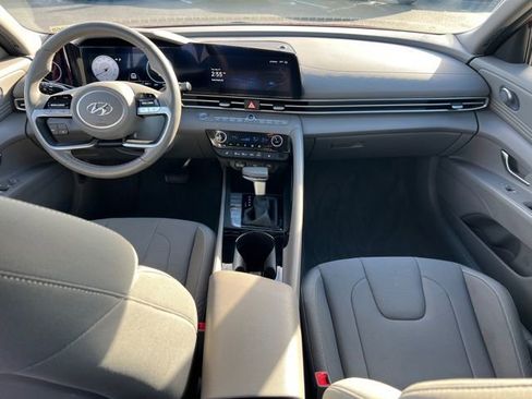 Certified 2023 Hyundai Elantra SEL w/ Convenience Package image 14