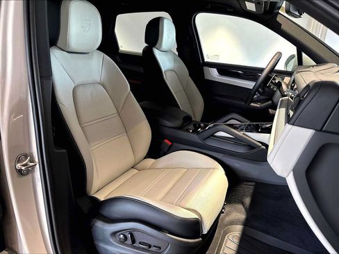New 2026 Porsche Cayenne AWD/4WD image 19