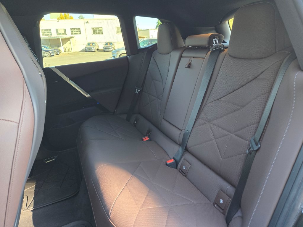 Used 2023 BMW iX xDrive50 w/ Convenience Package AWD/4WD image 17
