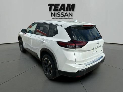 Certified 2025 Nissan Rogue SV AWD/4WD image 5