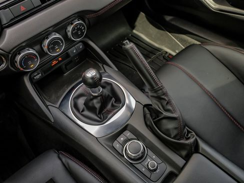 Used 2019 MAZDA MX-5 Miata RF Grand Touring image 31