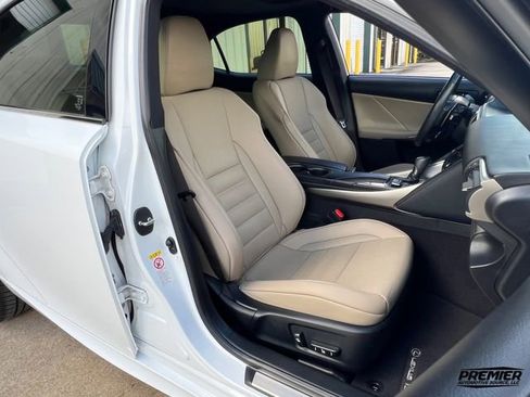 Used 2018 Lexus IS 300 image 15