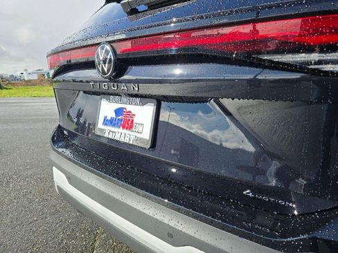 New 2026 Volkswagen Tiguan SE image 17