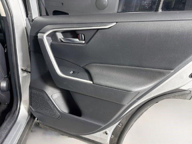 Used 2019 Toyota RAV4 XLE Premium FWD image 22