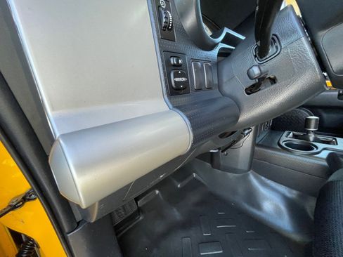 Used 2008 Toyota FJ Cruiser 4WD image 14