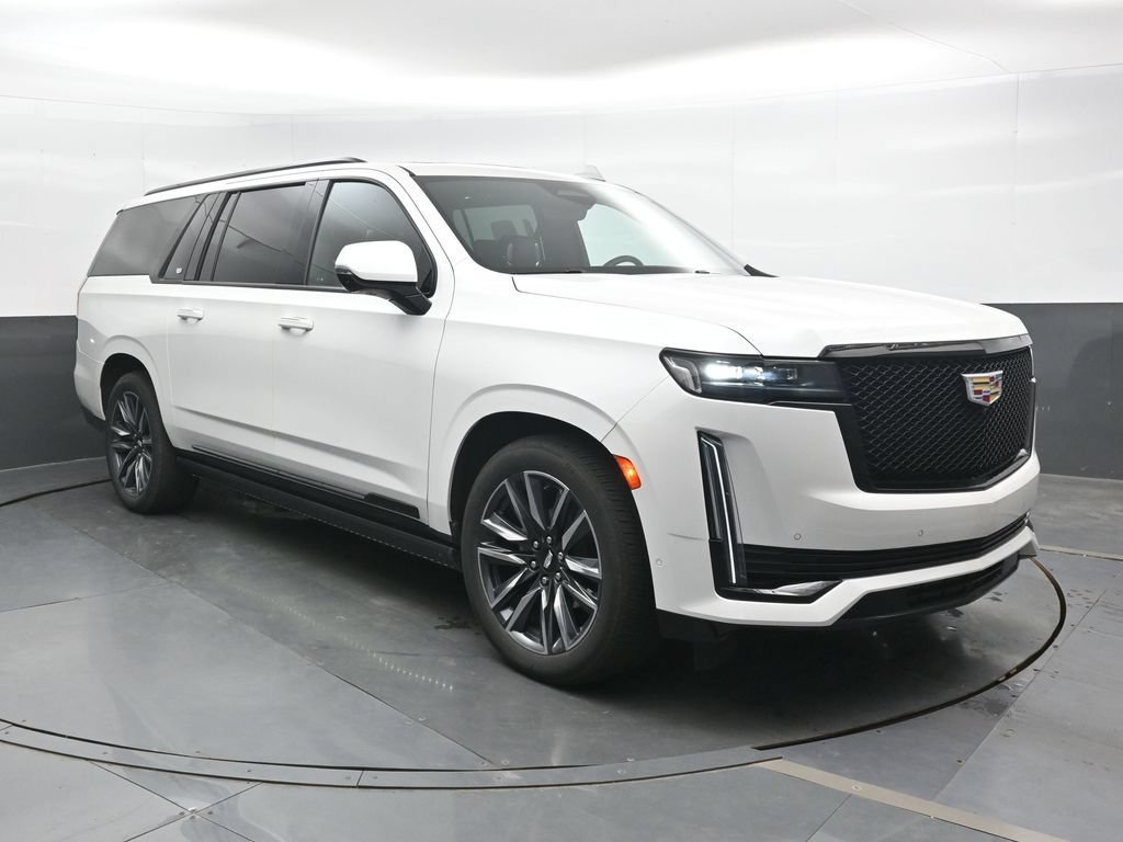 Used 2024 Cadillac Escalade ESV Sport Platinum w/ Heavy-Duty Trailer Package AWD/4WD image 4