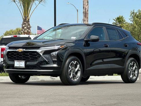 New 2026 Chevrolet Trax LT FWD image 8