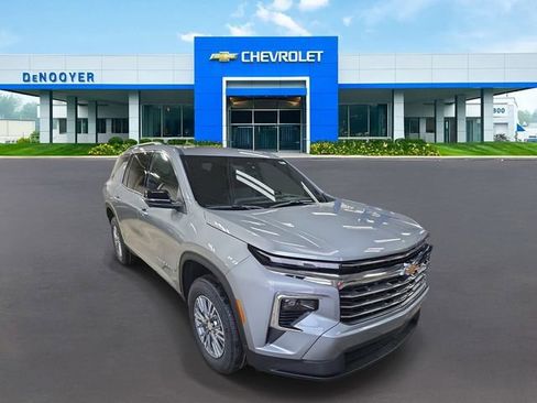 New 2026 Chevrolet Traverse LT w/ Driver Confidence Package image 3