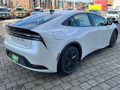 New 2026 Toyota Prius Plug-In Hybrid image 5