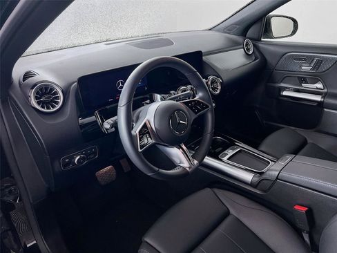 Certified 2024 Mercedes-Benz GLA 250 4MATIC image 10