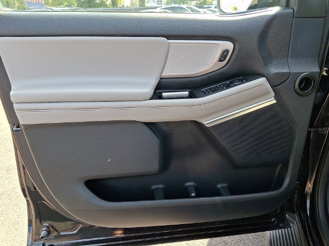 Certified 2025 Ford Expedition Active AWD/4WD image 15