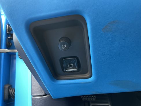 Certified 2024 Chevrolet Corvette Stingray Premium Cpe image 44