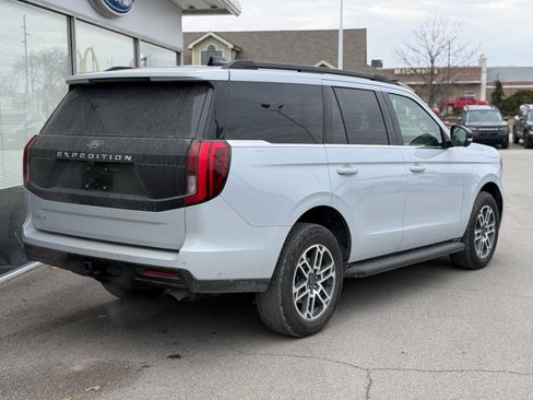 Used 2025 Ford Expedition Active image 6