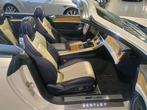 Used 2020 Bentley Continental GTC image 29