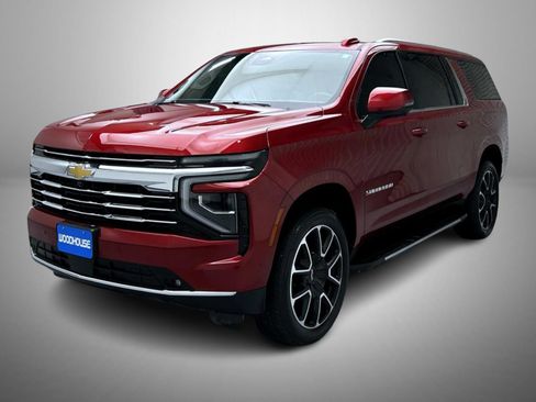 Used 2025 Chevrolet Suburban LT w/ Comfort Package AWD/4WD image 1