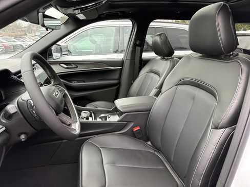 New 2026 Jeep Grand Cherokee L Limited AWD/4WD image 9