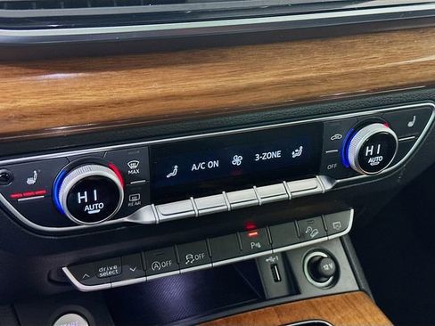 Used 2023 Audi Q5 2.0T Premium w/ Convenience Package image 15