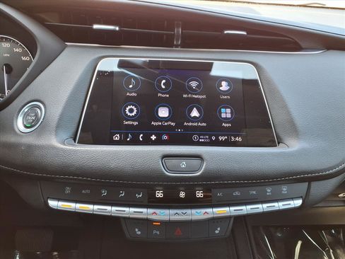 Used 2023 Cadillac XT4 Luxury w/ Cold Weather Package FWD image 23