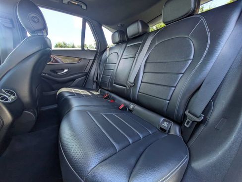 Used 2019 Mercedes-Benz GLC 300 4MATIC image 14