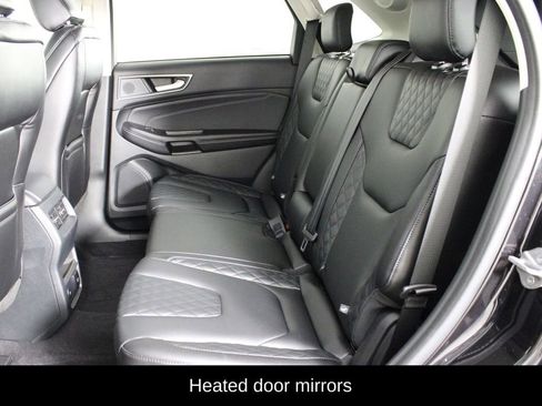 Used 2024 Ford Edge Titanium image 11