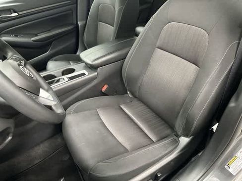 Used 2025 Nissan Altima 2.5 SV image 10