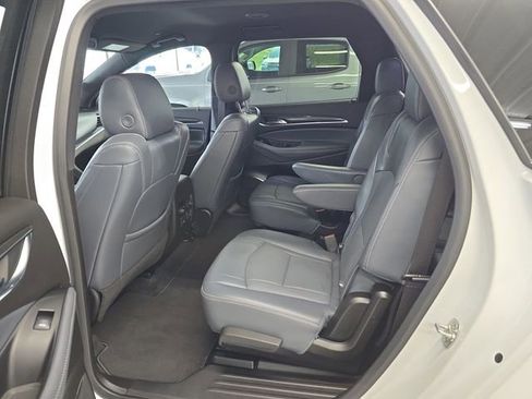 Certified 2024 Buick Enclave Premium image 10