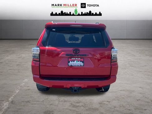 Used 2016 Toyota 4Runner SR5 AWD/4WD image 4