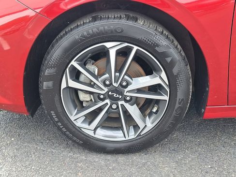 Used 2024 Kia Forte LXS w/ LXS Technology Package FWD image 12