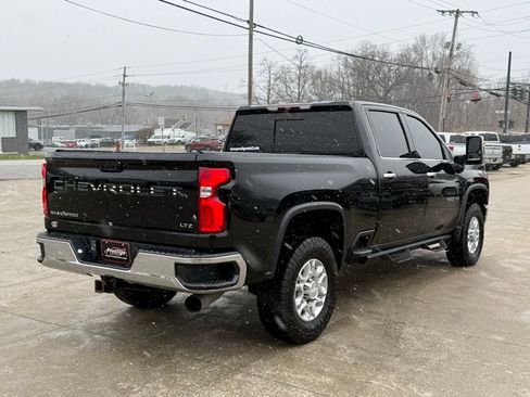 Used 2020 Chevrolet Silverado 2500 LTZ w/ LTZ Convenience Package image 16