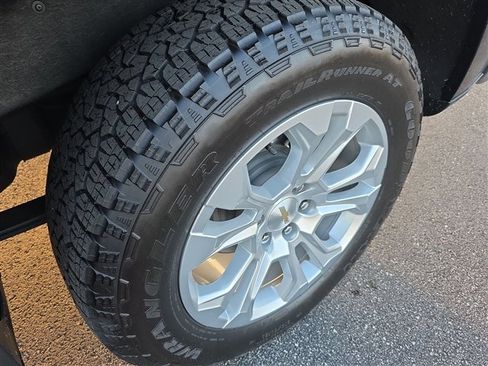 Certified 2024 Chevrolet Silverado 1500 LTZ w/ Technology Package image 17