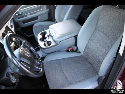 Used 2017 RAM 2500 SLT w/ Luxury Group image 38