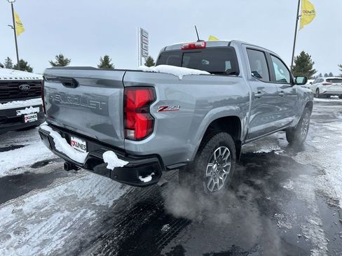 Used 2024 Chevrolet Colorado Z71 w/ Z71 Convenience Package 2 image 10