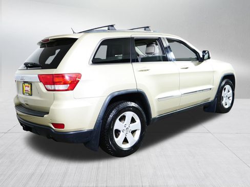 Used 2011 Jeep Grand Cherokee Laredo AWD/4WD image 7
