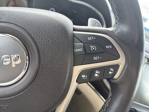 Used 2014 Jeep Grand Cherokee Overland w/ Advanced Technology Group image 23