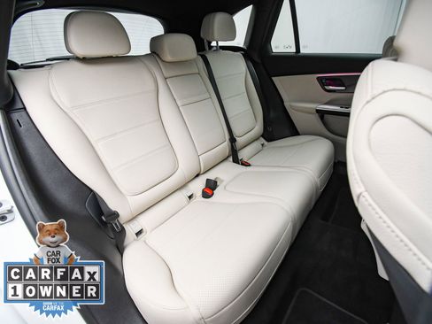 Used 2025 Mercedes-Benz GLC 300 4MATIC image 49