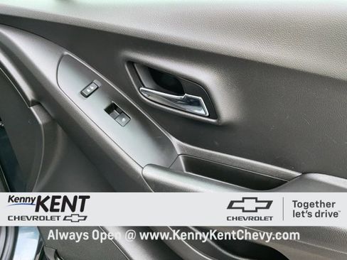 Used 2021 Chevrolet Trax LT image 15