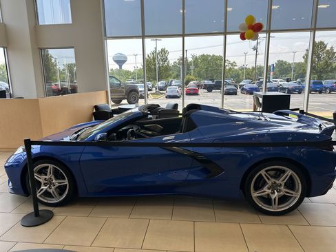 Used 2021 Chevrolet Corvette Stingray Premium Conv w/ Z51 Performance Package image 6