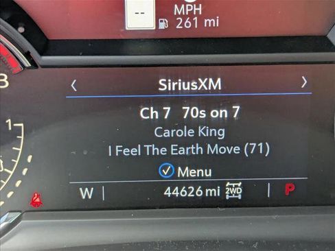 Used 2023 Cadillac XT5 Premium Luxury image 3