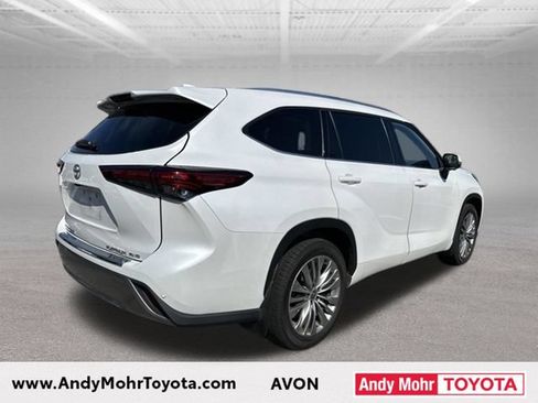 Used 2023 Toyota Highlander Platinum AWD/4WD image 8