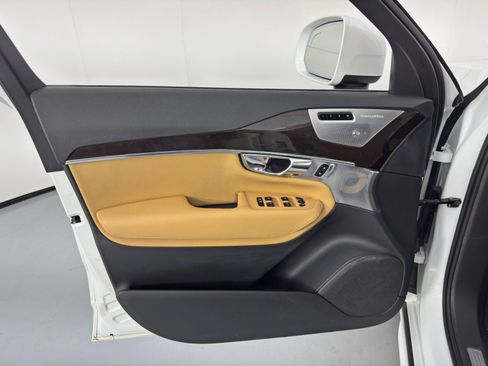 Used 2016 Volvo XC90 T6 Momentum w/ Momentum Plus Package image 40